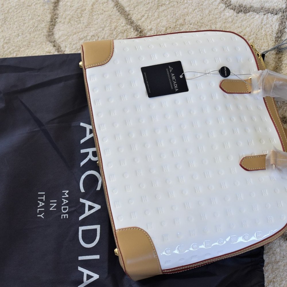 NEW! Arcadia dome satchel crossbody White Bag - Picture 9 of 16